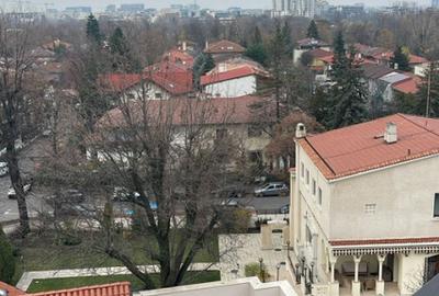 Apartament cu 3 camere semidecomandat, mobilat în Primăverii