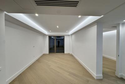 Apartament cu 3 camere semidecomandat în Herăstrău