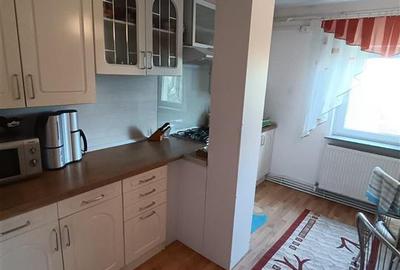 Apartament cu 3 camere decomandat în Calarași 4