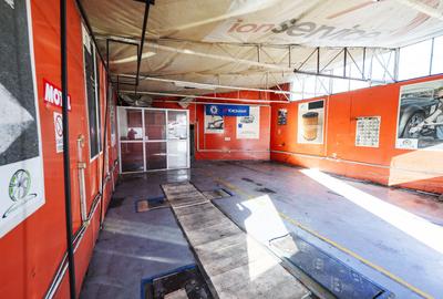 Spatiu stradal 85 mp, ideal pentru service, depozit, atelier - zona semicentrala - 4