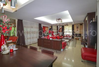 Busteni, Piatra Arsa – Vila De Vanzare In Busteni, Cu Semineu!!! - 1