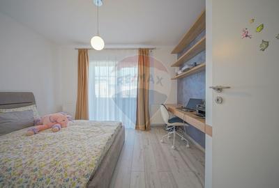 Vilă modernă, cu garaj, panouri și pompă de căldură, Cristian - 5