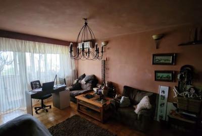 De vânzare apartament 3 camere Cartier Buzaului - 2