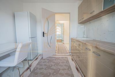 Apartament cu 3 camere decomandat, mobilat în Casa de Cultură