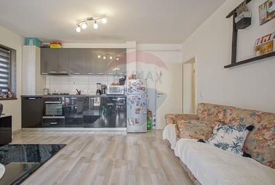 Apartament cu 3 camere de vânzare în zona Tractorul - 15