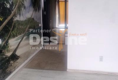 Vand apartament 2 camere 55000 euro+loc de parcare inclus - 1