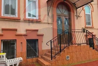 Casă cu piscină de vânzare în zona Piața Centrală Galați - 24
