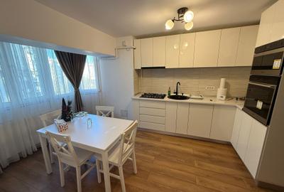 Apartament cu 4 camere, mobilat si utilat partial. P-ta Constitutiei