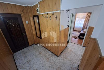 Apartament cu 3 camere decomandat, mobilat în Florilor