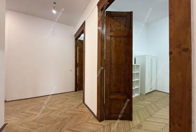 Apartament Patrimonial 150 mp | Balcon cu vedere directa spre Piata Victoriei - 15