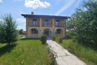 Casă / Vilă de lux cu 5 camere de vânzare în Vadu Moldovei, Suceava - 2