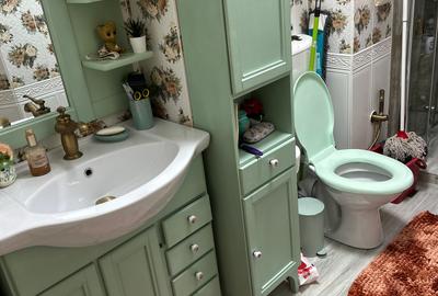 Universitate , apartament 2 camere renovat si mobilat , etaj 1 din S+  P+1 ET +M - 1