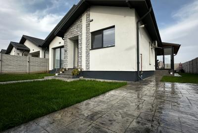 Casă individuală cu 4 camere în Berceni