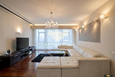 Apartament cu 4 camere semidecomandat, mobilat în Nordului