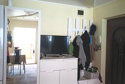 Apartament 3 camere 70mp Stadion +garaj sub bloc mobilat utilat - 2