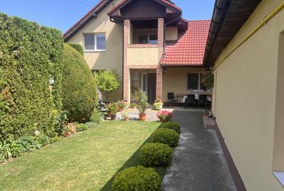 Casa individuala de vanzare 200mp, 7 camere, , Alba Iulia, cetate ultracentral - 1