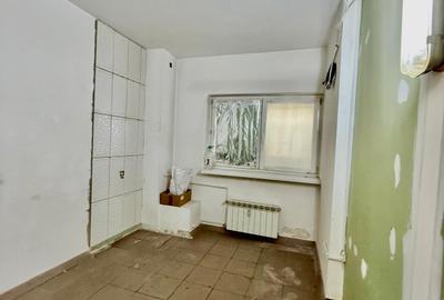 Nerva Traian, stradal , vitrina - 6