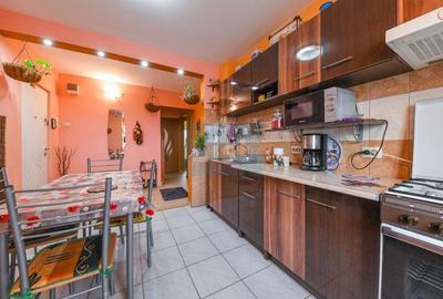 Comision 0 %  Apartament decomandat 3 camere, etajul 3/5 - 8