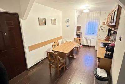 Ap. 4 camere Bucovina etaj 2 centrala proprie - 1