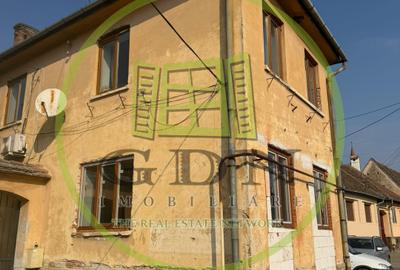 Casa 7 camere,  2 apartamente, 300 mp utili, 1248 mp teren, Cristian, Sibiu - 1