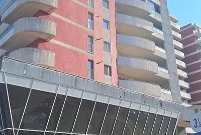 Spatiu Comercial 1000 mp langa Metrou Jiului - 1