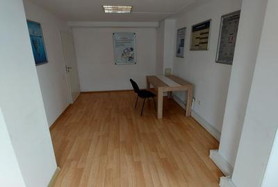 Spatiu 4 camere decomandat - 9