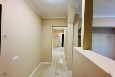 Apartament cu 3 camere decomandat în Apărătorii Patriei