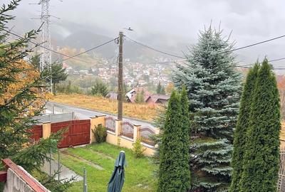 Casă în duplex, 8 dormitoare, 5 băi, living, mobilată, 400 mp teren - Bușteni - 2