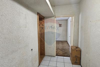 Apartament cu 2 camere, etaj 1 în zona George Enescu, Suceava - 11