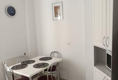 Apartament spațios cu 2 camere, zona centrala, Poli 2 - 3