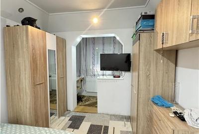 Apartament cu 2 camere semidecomandat, mobilat în Complex Studențesc