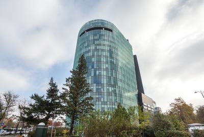 Acces la un spațiu de birou profesional pentru 10 persoane în Regus Charles de - 2