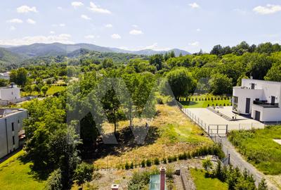 Teren 1340 mp în Cisnădioara – Cu Vedere la Cetatea Medievală și Munții Făgăraș - 4