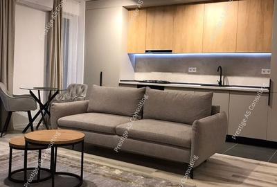 Apartament cu 3 camere semidecomandat, mobilat în Lipovei
