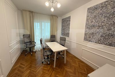 Apartament cu 4 camere decomandat, mobilat în Central
