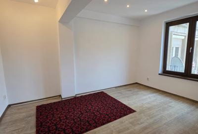 Piata Romana la metrou 2 camere decomandate 46,68 mp etaj 4/8 nemobilat, lift - 3