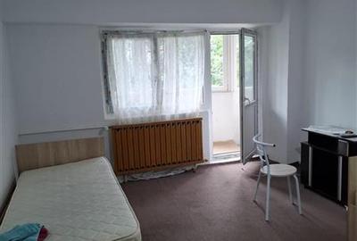 Garsonieră decomandată în Vitan