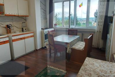 Apartament cu 3 camere decomandat, mobilat în Gării