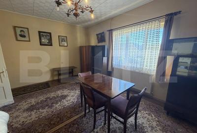 Casa de vanzare, cu 3 camere intr o zona linistita. - 1