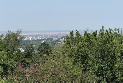 Teren de vis cu casă de vacanță în Oradea: livadă pe rod, panoramă superbă - 6