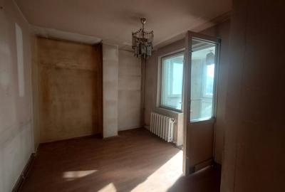 Apartament cu 3 camere în Centrul Civic