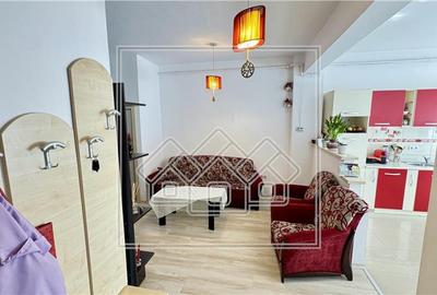 Apartament de vanzare cu 3 camere, balcon + parcare, mobilat si utilat - 13