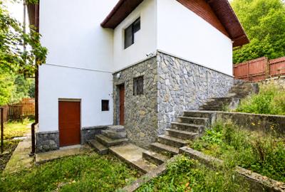 Casă cu potențial turistic în Sinaia, 198mp utili, 330mp teren, garaj - 2