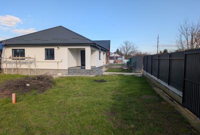 Casa cu garaj Lilieci- teren 540m, canalizare, apa, gaz. - 18