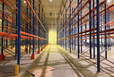 Hala industrială+spații administrative- Str. Tractorului - 7