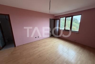 Casa cu potential de investitie 7 camere foisor 4 bazine de pesti - 8