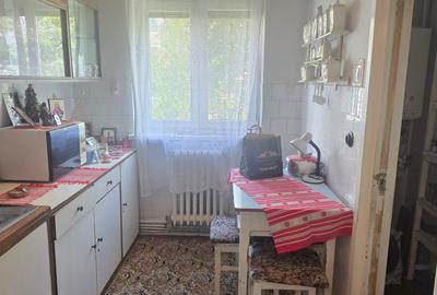 Vand apartament 4 camere decomandat Deva, Mihai Eminescu (Politia Judet)  et 1 - 3