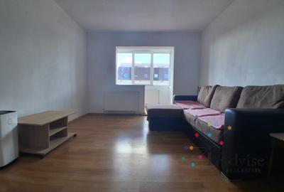 Apartament cu 3 camere decomandat în Astra