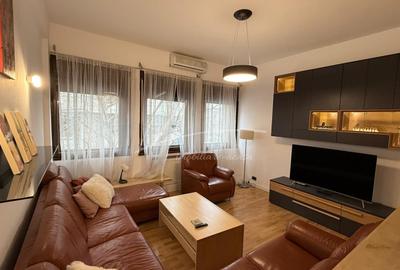 Apartament cu 5 camere circular în Națiunile Unite