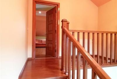 Casa- Vila - Prelungirea Ghencea-Bucuresti- sector 6 -  450000E- 660MP TEREN-COM - 13